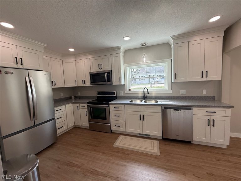 17 Grandview Road, Cambridge, OH - Photo 6