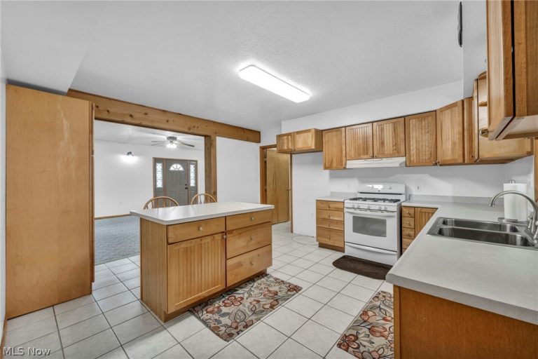 17 Franklin Street, Newton Falls, OH - Photo 4