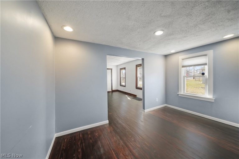 2323 Mingo Trail, Akron, OH - Photo 8