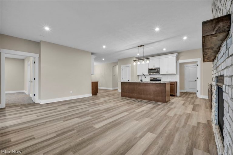 3630 Great Windsor Lane, Green, OH - Photo 8