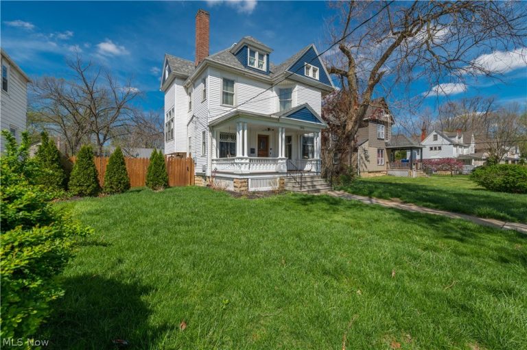 146 Harrison Street, Elyria, OH - Photo 4
