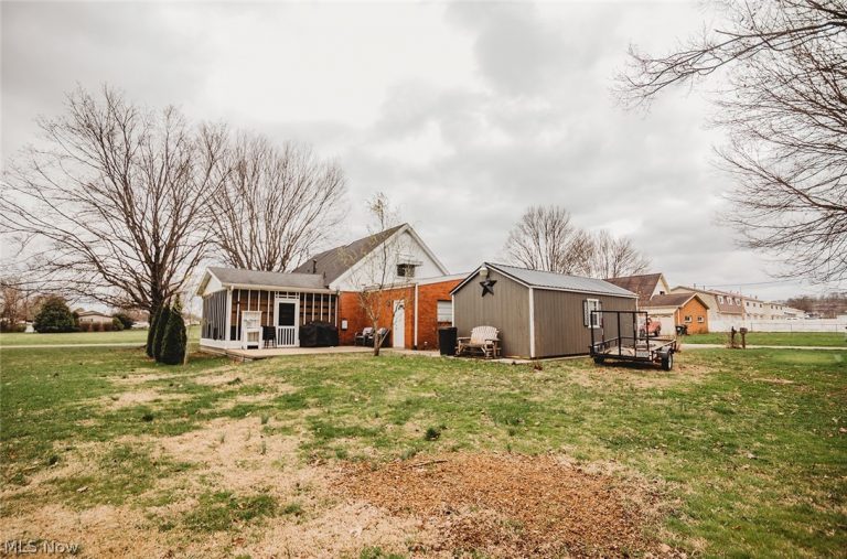1102 4th Street, Belpre, OH - Photo 3