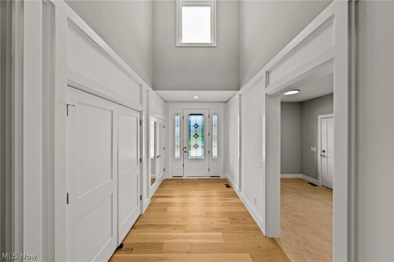 405 Club Drive, Aurora, OH - Photo 6