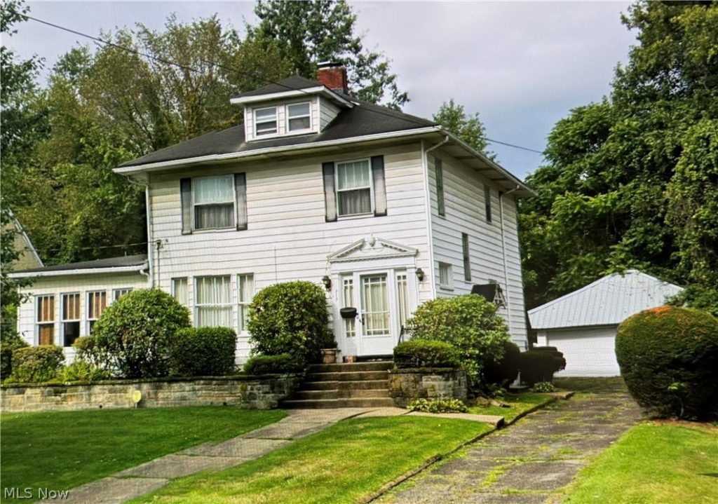 717 Woodlawn Road, Steubenville, OH