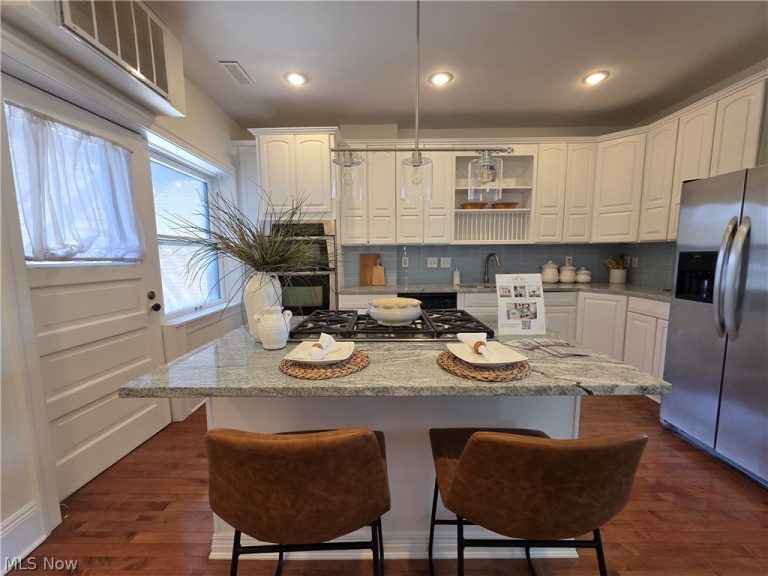 11430 Cedar Glen Parkway #B1-B2, Cleveland, OH - Photo 2