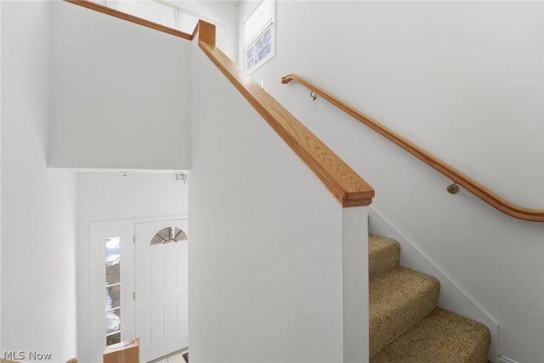 402 Eagle, Mayfield Heights, OH - Photo 2
