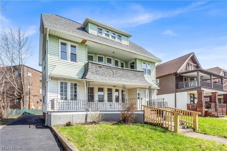 1523 Hillcrest Road, East Cleveland, OH, 44118