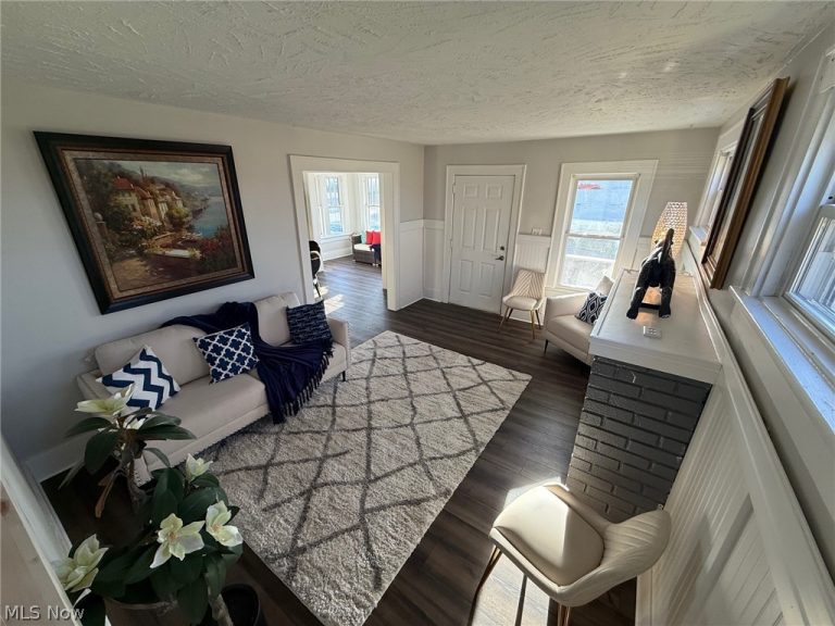 116 Munroe Falls Avenue, Cuyahoga Falls, OH - Photo 8