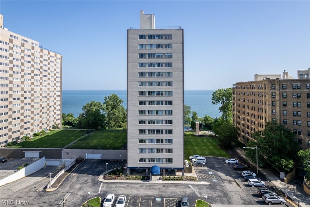 12520 Edgewater Drive #1609, Lakewood, OH