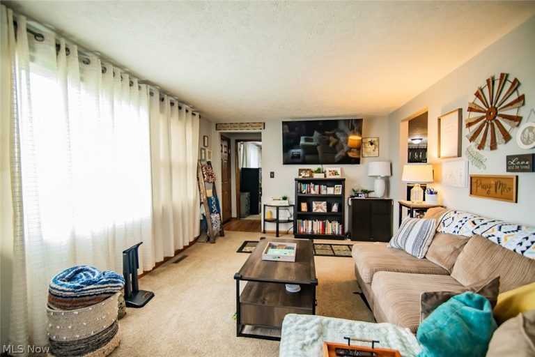 1102 4th Street, Belpre, OH - Photo 6
