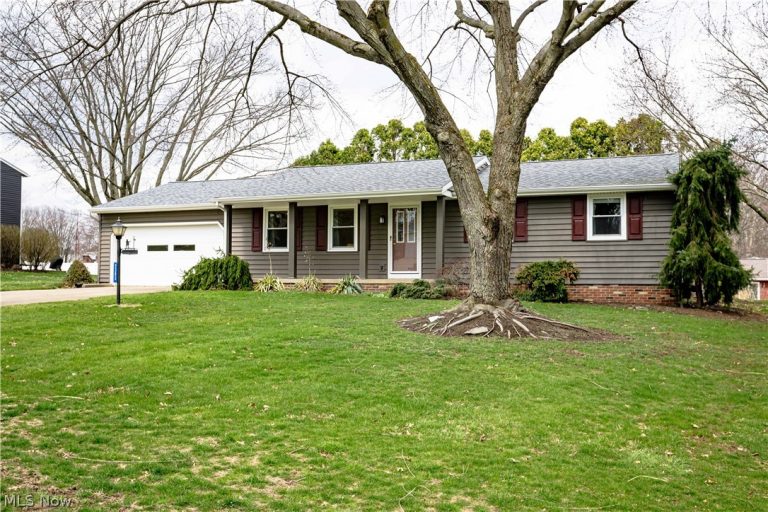 5383 Vermouth Street, North Canton, OH - Photo 2