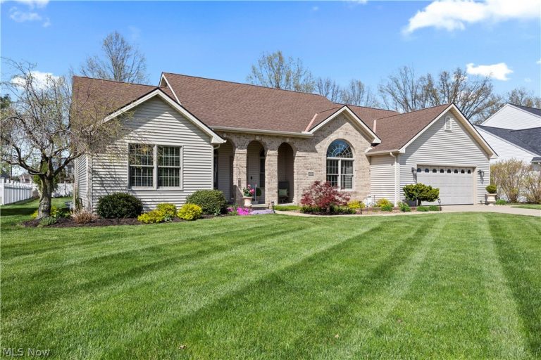 1009 Glendalough Drive, Grafton, OH - Photo 2