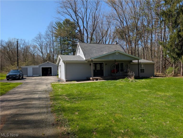 3032 Bell Wick Rd, Hubbard, OH, 44425