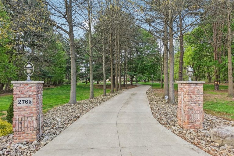 2765 Graybill Road, Uniontown, OH - Photo 4