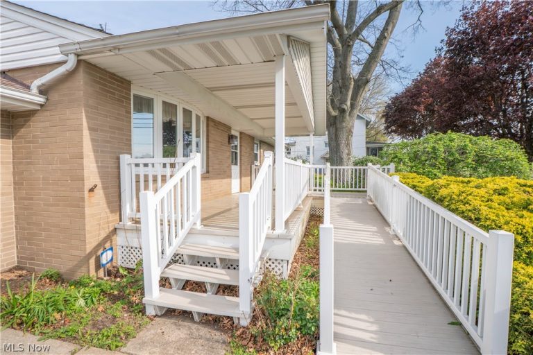 6501 Ravenna Avenue, Louisville, OH - Photo 3