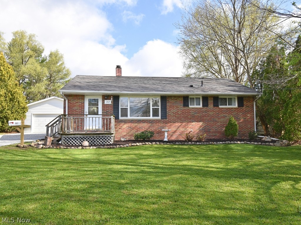 307 Hilltop Drive, Chardon, OH