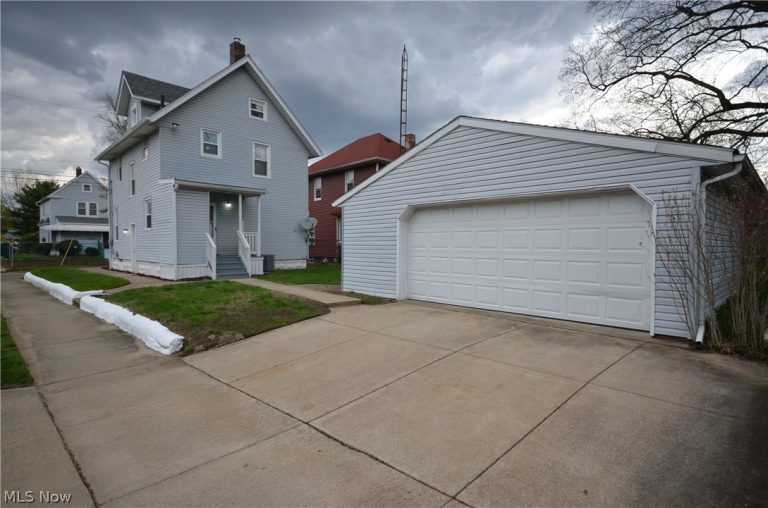 486 Howe Street, Akron, OH - Photo 2