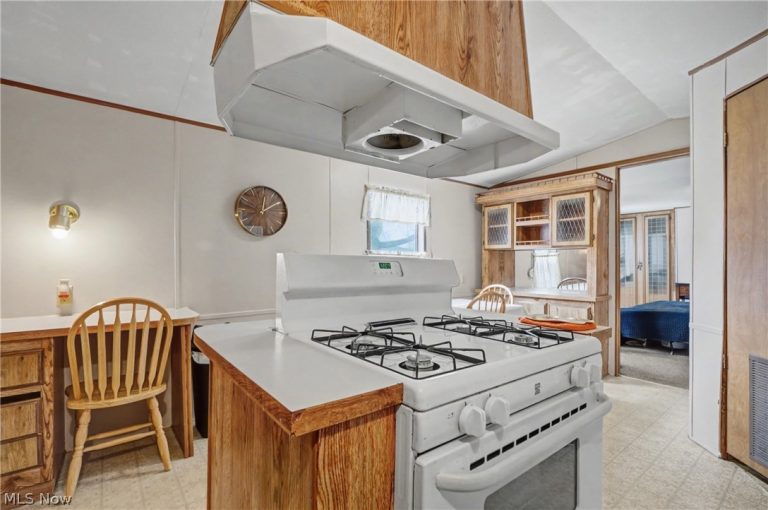 1517 Lady Anne, Streetsboro, OH - Photo 6