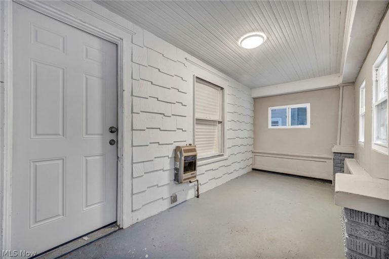 960 Whittier Avenue, Akron, OH - Photo 6