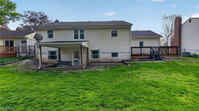 3289 Cricket Drive, Youngstown, OH - Photo 3