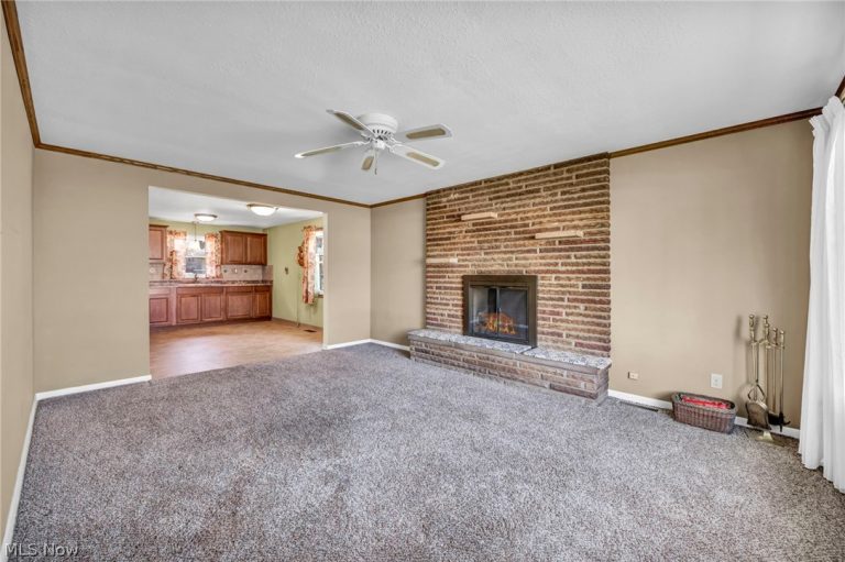 38592 Courtland Drive, Willoughby, OH - Photo 8