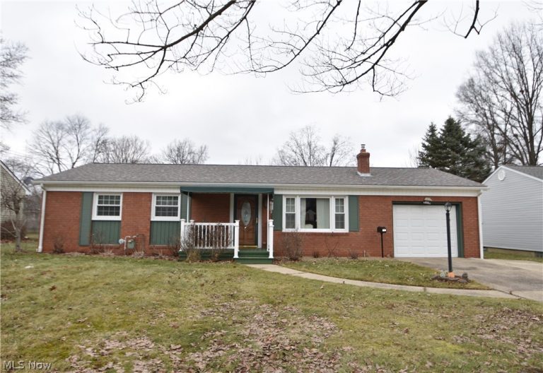 888 Edenridge Drive, Boardman, OH - Photo 2