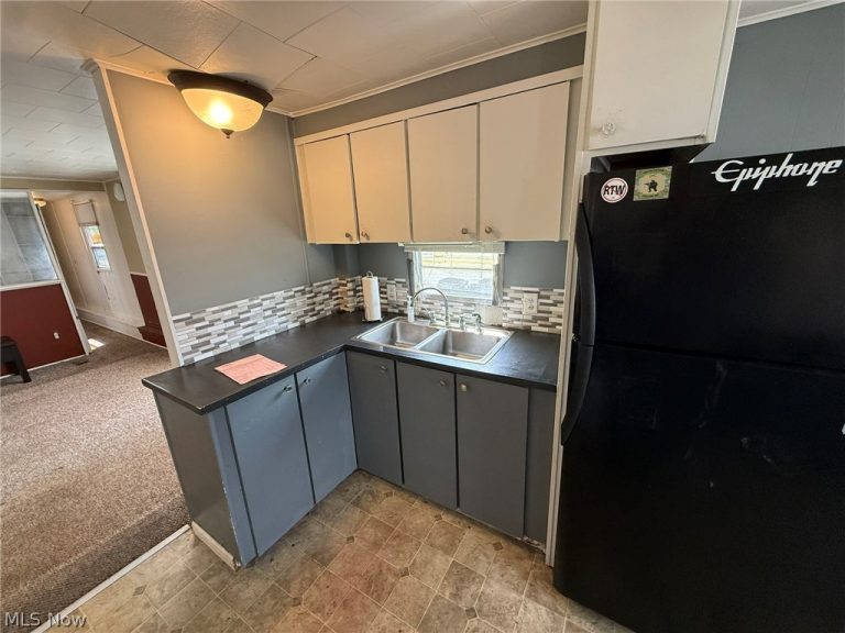 610 Karen Avenue, New Philadelphia, OH - Photo 3