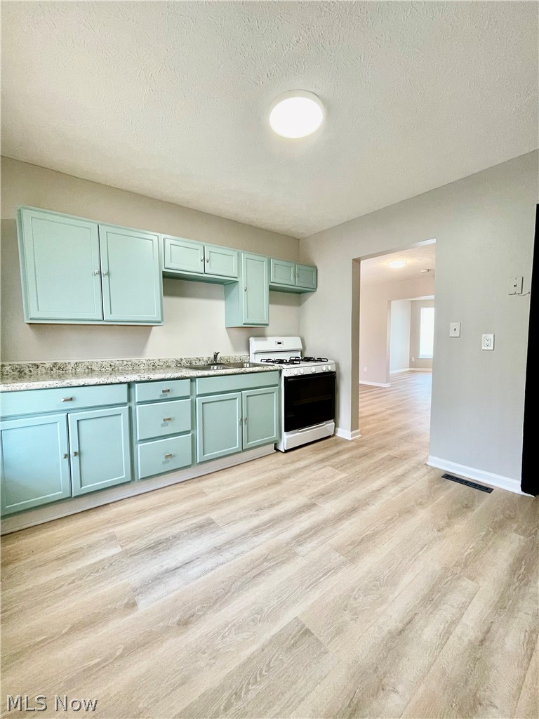 9229 Rosalind Avenue, Cleveland, OH - Photo 8