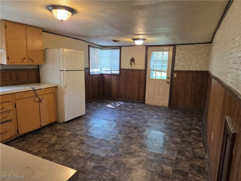 191 Mathews Street, Painesville, OH - Photo 2