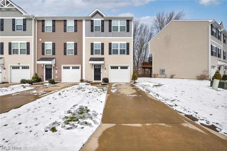 716 Pine Spring Drive, Painesville Twp, OH - Photo 2