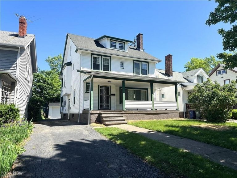 3277 Cedarbrook Road, Cleveland Heights, OH, 44118