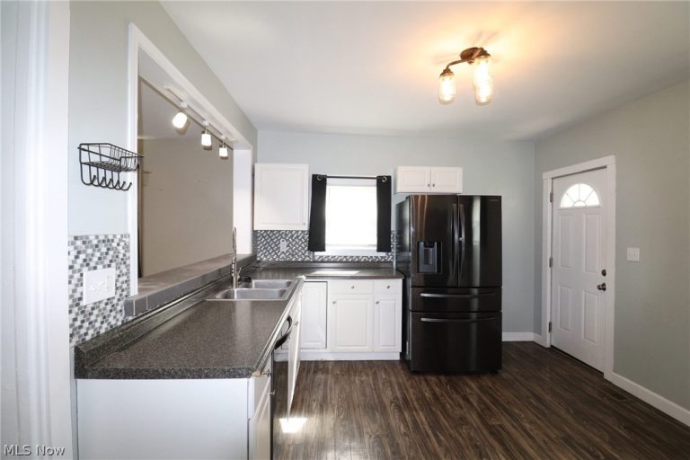 172 Main Street, Creston, OH - Photo 4