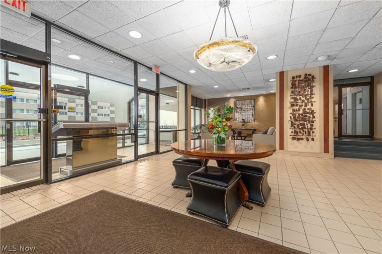 12550 Lake Avenue #201, Lakewood, OH - Photo 2