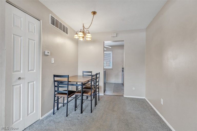 2472 Warren Parkway #20, Twinsburg, OH - Photo 8