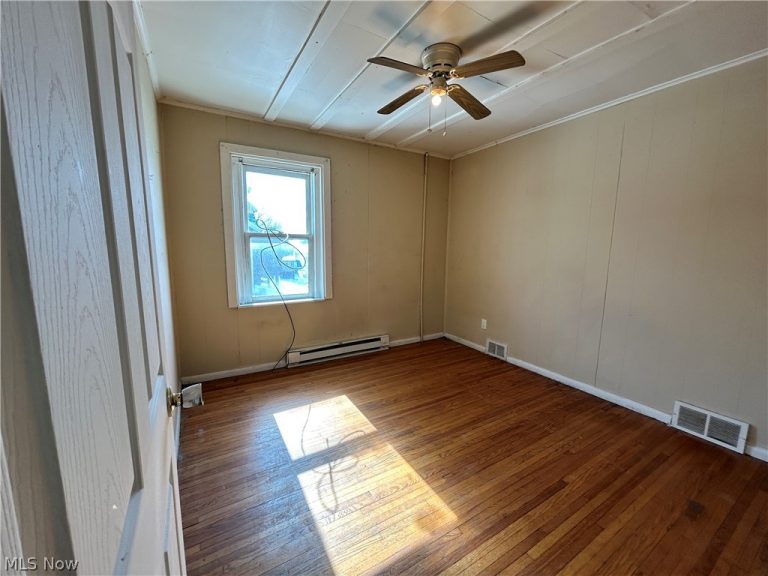 106 12th #Apt 1, Weirton, WV - Photo 5