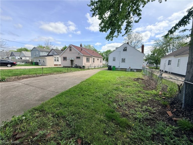 33 Henry Street, Bedford, OH - Photo 6