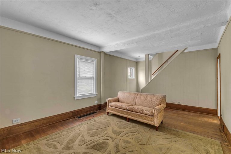 20710 Fuller Avenue, Euclid, OH - Photo 3