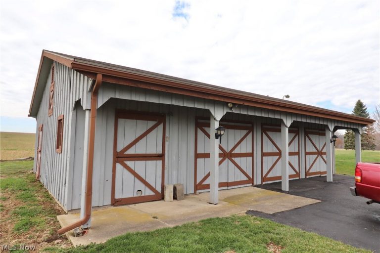 11086 Eby Road, Sterling, OH - Photo 4