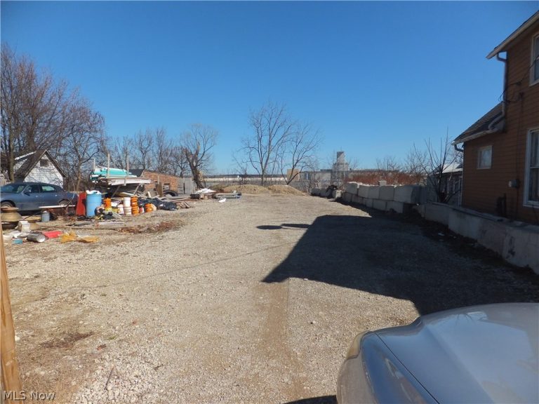 3747 13th Street, Cleveland, OH - Photo 2