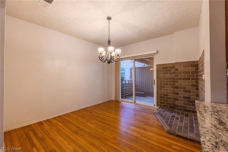 2472 Overlook Road, Cleveland Heights, OH - Photo 8