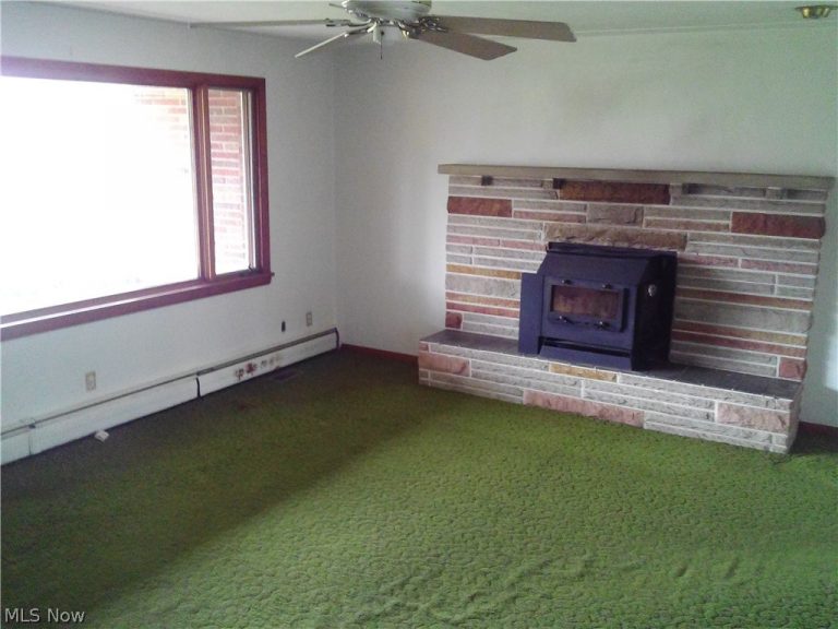 370 North Drive, Lorain, OH - Photo 5