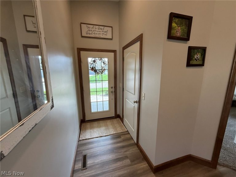 1163 Pine Bluff Drive, New Philadelphia, OH - Photo 2