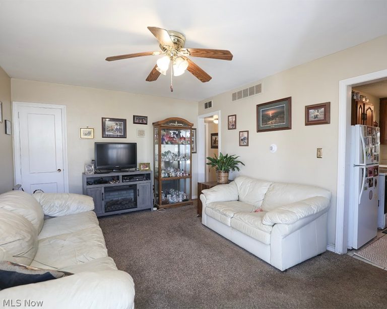 805 Clark Street, Elyria, OH - Photo 3