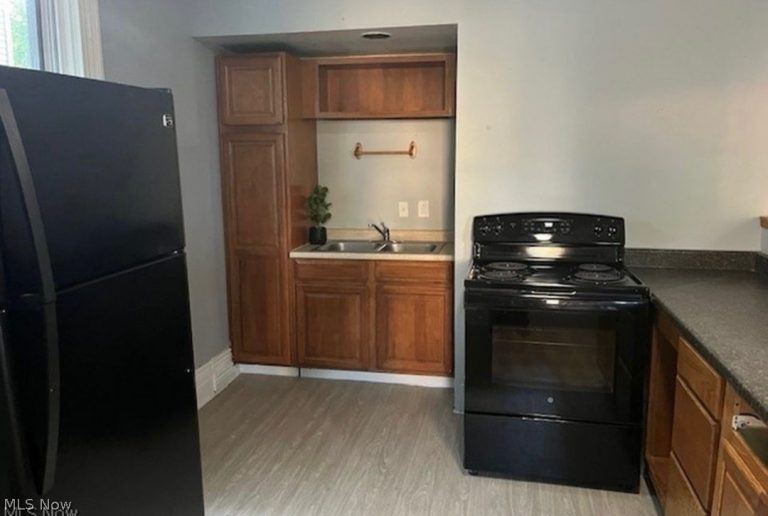 866 Main #A, Coshocton, OH - Photo 3