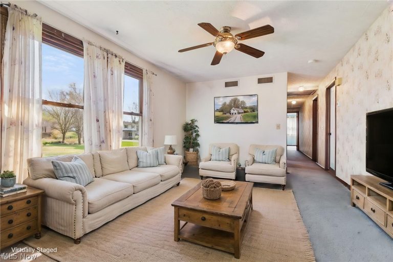 5511 Bonham Avenue, Canal Fulton, OH - Photo 2