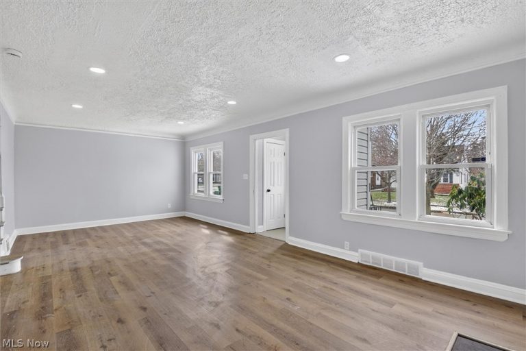 231 210th Street, Euclid, OH - Photo 5