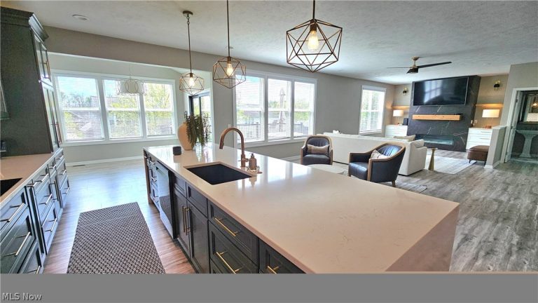 9337 Ellis Way, Strongsville, OH - Photo 4