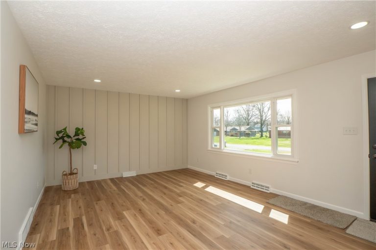 781 Leeman Drive, New Franklin, OH - Photo 3