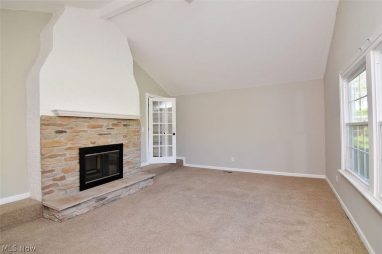 2423 Eaton Road, University Heights, OH - Photo 6