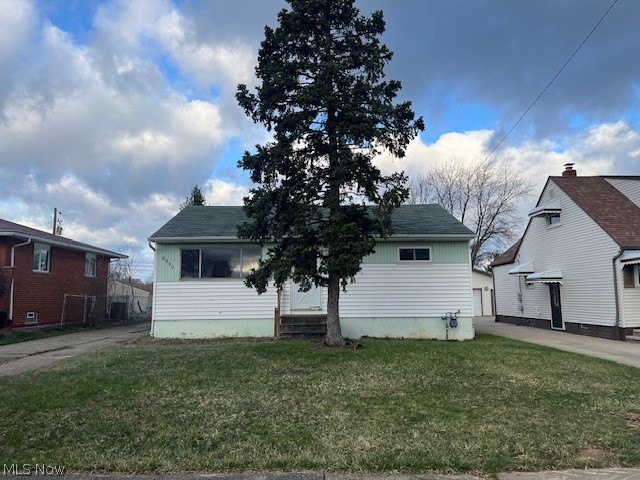 6330 Stonecrest Drive, Brook Park, OH, 44142